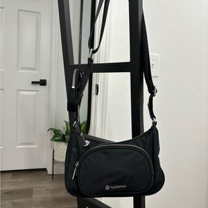 Lululemon athletica crossbody nano pouch